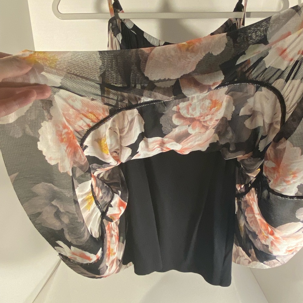 Beautiful flare sleeved, two layers blouse. Love this! Shoulder revealing too. - Picture 5 of 5